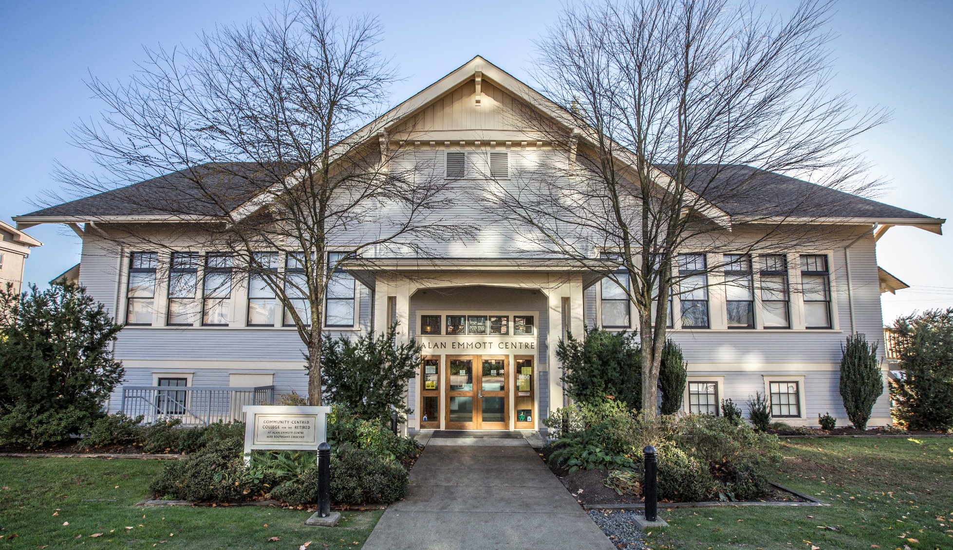 Alan Emmott Centre in the fall