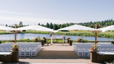 Riverway Clubhouse outdoor wedding ceremony